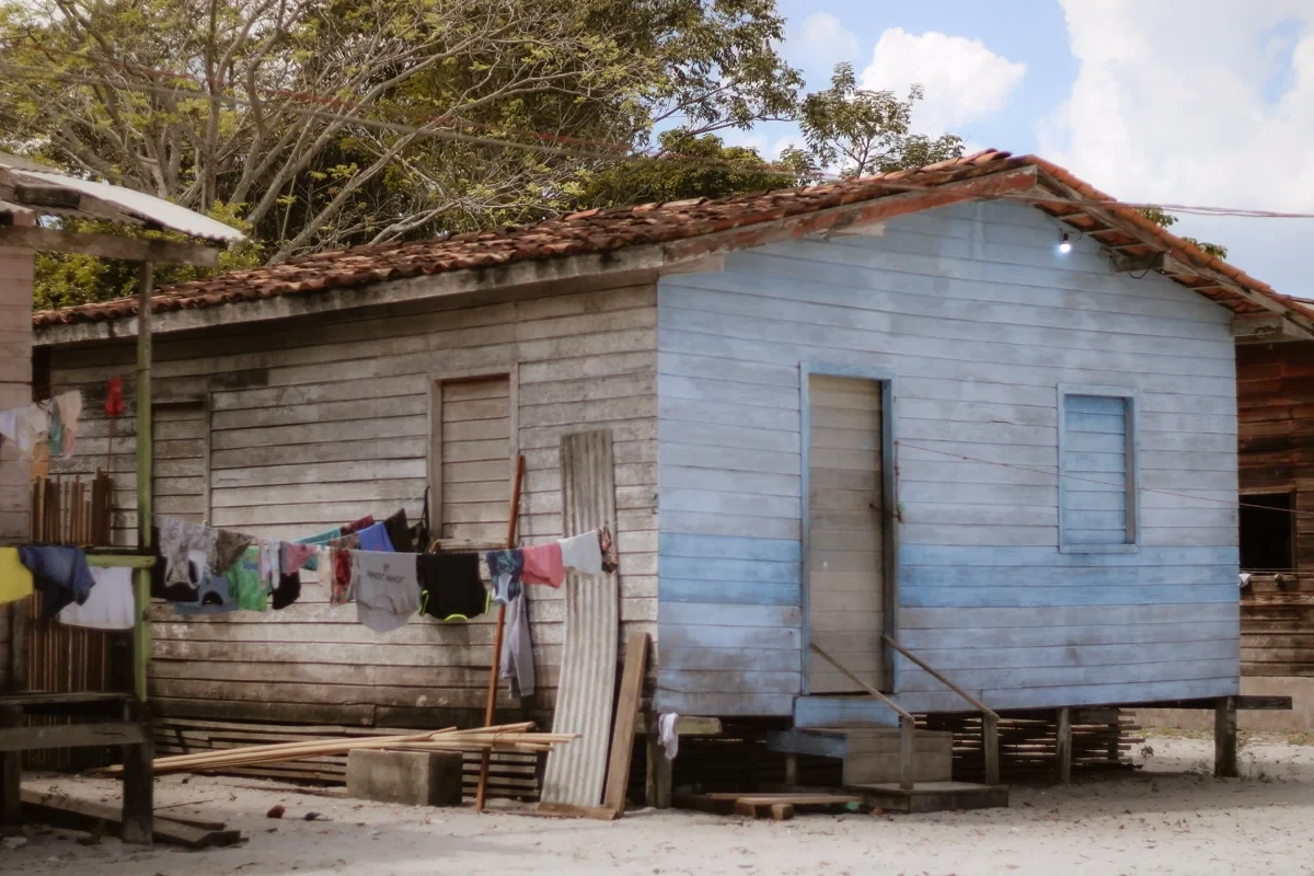 Crianças e comunidade Akachi